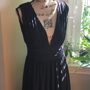 Lulu’s Empire maxi black dress